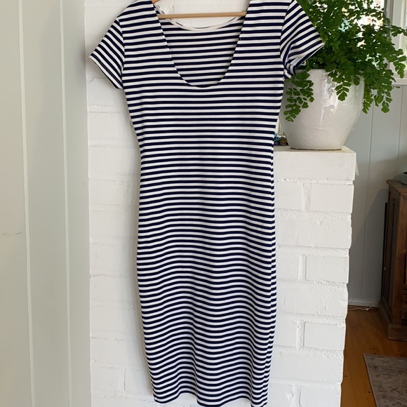 Felicity & Coco Striped Body Con Dress - Picture 3 of 8